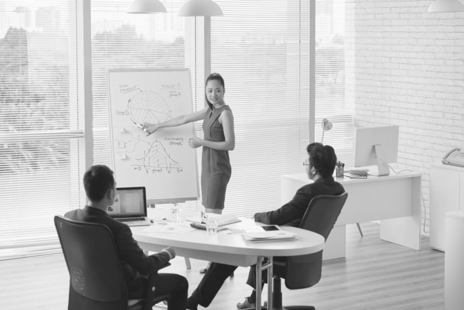 Moderne Finanzanalyse Tools und Arbeitsumgebung für professionelle Ausbildung