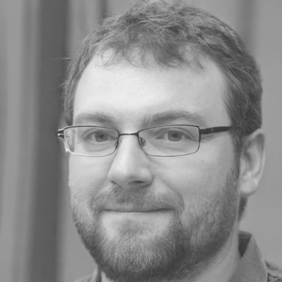 Portrait von Finanzexperte Thaddäus Brenneke